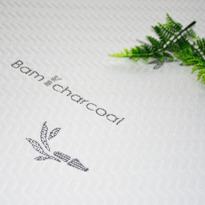 Tela de colchón Jacquard de punto de carbón de bambú blanco antipolvo y olor - Product Image 2