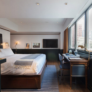 Suite de chambre à coucher en bois sur mesure pour hôtel Boutique Villa Creative, destinée aux projets de design d'intérieur artistique et hôtelier. - Product Image 2