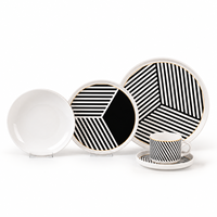 Service de table en porcelaine fine rayé noir et blanc personnalisé, avec bordure dorée géométrique, assiettes, bols et tasses en céramique