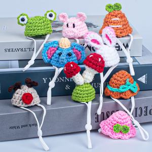 Chapeau de Hamster Mini chapeau de petits animaux avec sangle réglable Belle grenouille tricotée à la main arc-en-ciel carotte minuscules chapeaux - Product Image 3