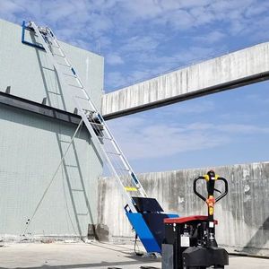 Élévateur de <span class=keywords><strong>toiture</strong></span> télescopique mobile 18 pieds pour panneaux solaires photovoltaïques - Product Image 1