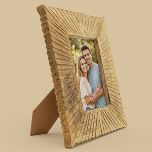 Cadre photo en bois de manguier de qualité supérieure avec des motifs traditionnels gravés à la main pour un usage de table, un cadeau et une présentation murale à vendre - Product Image 2