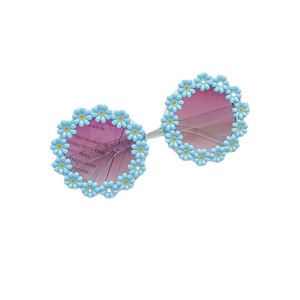 <span class=keywords><strong>Gafas</strong></span> <span class=keywords><strong>de</strong></span> <span class=keywords><strong>Sol</strong></span> <span class=keywords><strong>Infantiles</strong></span> TEENYOUN 2022 con Diseño <span class=keywords><strong>de</strong></span> Girasol, Lindas, Cómodas, Brillantes, con Marco Redondo y Pétalos <span class=keywords><strong>de</strong></span> Flor - Product Image 6