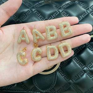 Hip Hop 18K chapado en oro Venta caliente 26 <span class=keywords><strong>pendientes</strong></span> de letras en inglés con alfabeto de burbujas de circón para joyería de mujer - Product Image 1