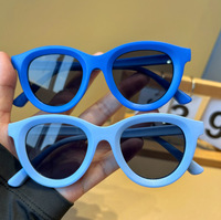 Lunettes de soleil pour enfants givrées de couleur bonbon Vente en gros Mode Rétro Parasol polyvalent et protection solaire Spot Vente en gros