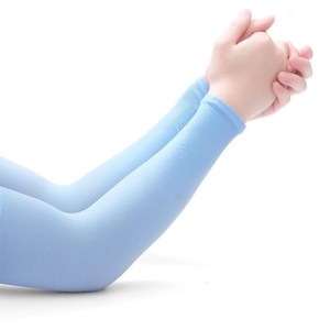 Manga de brazo de poliéster para deportes al aire libre de seda de hielo UV 50 impresa personalizada para mujeres - Product Image 1