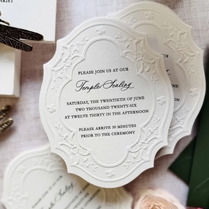 การ์ดอวยพรงานแต่งงาน พิมพ์ลายวานิลลา กระดาษอาร์ตแบบนูนลายหรูหรา ออกแบบขอบลายดอกไม้ พิมพ์ดิจิทัล พร้อมโลโก้สั่งทำได้ - Product Image 2