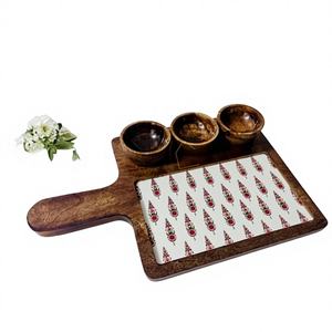 Plateau de service classique en bois carré peint à la main pour cadeaux - Product Image 1