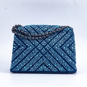 Sac à main de luxe bleu royal à paillettes, pochette en velours ornée de cristaux avec motif floral 3D, sac de soirée glamour pour femmes - Product Image 3