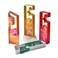 Trophées Métalliques de Luxe Forme Rectangulaire Finition Polie Design Gravé - Options Or/Argent/Bronze pour Promotion et Décoration Intérieure