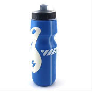 Botella de agua especializada para bicicleta, 700 ml, plástico ligero, azul, con cubierta antipolvo, para ciclismo, bicicletas de montaña - Product Image 1