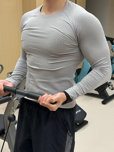 Camiseta Deportiva de Compresión, Estilo Americano, Personalizada, Jacquard Sin Costuras, Ajustada, Transpirable, de Secado Rápido y Alta Elasticidad - Product Image 3