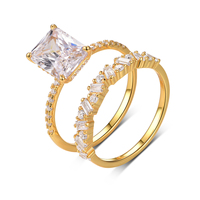 Bague de fiançailles Moissanite coupe princesse bague solitaire 3CT en argent sterling 925 avec bande d'accent de diamant pour femme