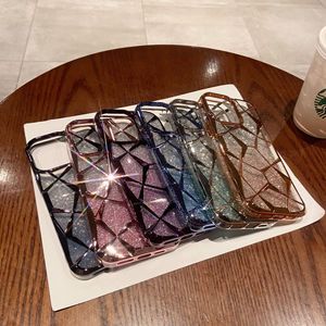 Funda de teléfono <span class=keywords><strong>IVANHOE</strong></span> con brillantina para chicas, compatible con iPhone 15 14 13 12 11 Pro Max Plus, cubierta de TPU suave con efecto mármol y absorción de impactos. - Product Image 4