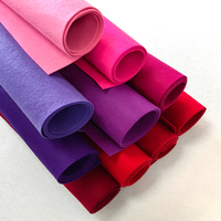 Rouleau de tissu non tissé aiguilleté coloré, rouleau de polyester non tissé écologique multi-usages