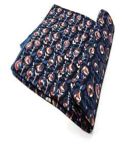 Tissu en coton doux et respirant imprimé à la main, motif traditionnel, idéal pour les vêtements et l'ameublement. - Product Image 2