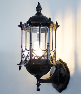 Lampe murale extérieure traditionnelle LED en alliage d'aluminium, étanche, blanc chaud 3500K, angle de faisceau de 20 degrés, garantie 10 ans, dimmable - Product Image 1