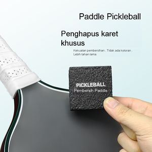 Una goma limpiadora especial para raquetas de pickleball elimina eficazmente el polvo y las manchas sin dañar la superficie. - Product Image 2