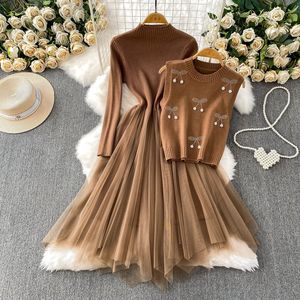 Elegante Abito Midi a <span class=keywords><strong>Maglia</strong></span> a Maniche Lunghe con Inserti in <span class=keywords><strong>Tulle</strong></span> + Gilet Ricamato Set Due Pezzi da Donna di Alta Gamma - Product Image 1