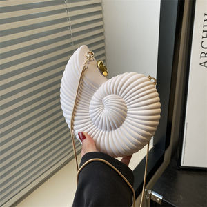 Borse <span class=keywords><strong>da</strong></span> <span class=keywords><strong>Sera</strong></span> di Lusso <span class=keywords><strong>da</strong></span> Donna Pochette a Conchiglia di Lusso Borsa <span class=keywords><strong>da</strong></span> Festa con Diamanti per Signora <span class=keywords><strong>Nera</strong></span> Rossa Borsa a Tracolla con Catena Borsette per Portafoglio - Product Image 2