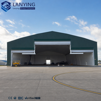 Hangar d'avion préfabriqué en acier à grande portée, structure d'entrepôt moderne à façade ouverte