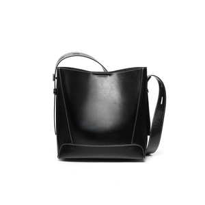 Sac seau en cuir véritable pour femme, large bandoulière, style vintage, résistant à l'eau, fermeture éclair, hiver 2025, usage quotidien - Product Image 5
