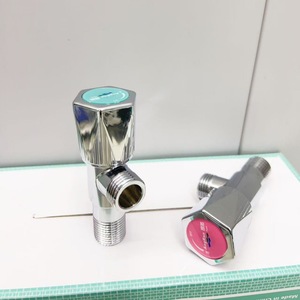 Válvula angular electrochapada 304 con núcleo de cobre de 195g para agua - Product Image 5