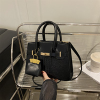 Nouveau Sac à Main Femme 2026 de Luxe Léger, Tendance, avec Patchwork Contrastant
