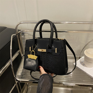 Nouveau <span class=keywords><strong>Sac</strong></span> à <span class=keywords><strong>Main</strong></span> <span class=keywords><strong>Femme</strong></span> 2026 de Luxe Léger, Tendance, avec Patchwork Contrastant - Product Image 3