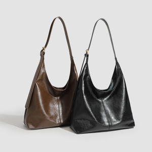 Femmes personnalisé en cuir souple 2in1set grande capacité fourre-tout décontracté sac Hobo fermeture à glissière sous les bras chaînes de conception minimaliste - Product Image 5