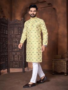 Kurta Pant de Diseñador de Lujo para Hombre para Ocasiones Especiales, Kurta Pajama Pakistaní para Venta de Exportación desde India - Product Image 3