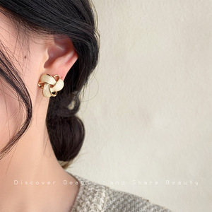 Stile francese retrò bianco <span class=keywords><strong>crema</strong></span> gocciolante orecchini a forma di stile coreano di lusso di lusso orecchini gioielli per ragazze donne orecchini a bottone - Product Image 2