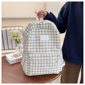 Sac à dos rétro à carreaux de style japonais, grande capacité, léger, décontracté pour les élèves du collège, pour l'automne et l'hiver - Product Image 3