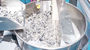 Machine d'emballage de sacs verticale automatique scellée à l'arrière machine d'emballage de sachets de <span class=keywords><strong>sucre</strong></span> en bâtonnets de <span class=keywords><strong>sucre</strong></span> d'érable - Product Image 6