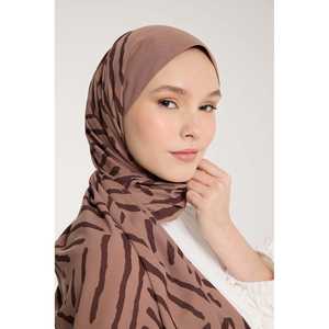 Écharpe en soie Pure Tone avec motif en V, couleur café au lait - Product Image 4