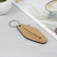 Porte-clés en bois en forme de planche de surf, texte gravé au laser personnalisé, logo, porte-clés en bois naturel, cadeau
