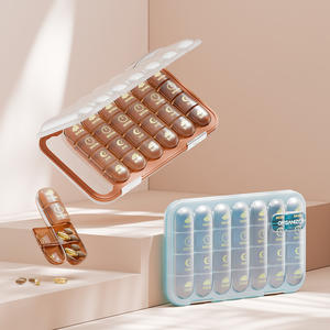 Organisateur de pilules HydZ à 4 compartiments, grande capacité, boîte à médicaments portable avec étiquettes en anglais, en plastique, pour usage quotidien - Product Image 1