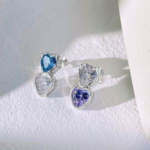 Colección Minimalista Dylam, Pendientes de Plata de Ley 925 con Baño de Rodio, Hechos con Elementos Infinitos, Zirconia en Forma de Corazón - Product Image 6