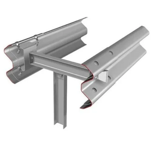 Country <span class=keywords><strong>Road</strong></span> <span class=keywords><strong>Corrugated</strong></span> <span class=keywords><strong>Guardrail</strong></span> Hot-Dip Galvanizado Doble Placa de acero de tres ondas Carretera Barreras de tráfico de haz anticolisión - Product Image 5