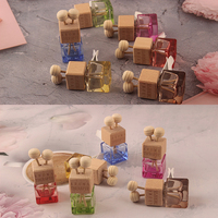 Diffuseur de Voiture Vide Bouteille en Verre Colorée 8 ml Carrée avec Clip d'Aération pour Huile Essentielle Parfumée