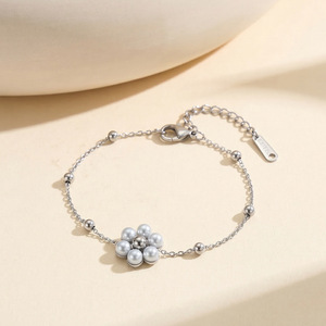 Pulsera de Perlas y Flores de Acero Inoxidable Chapada en Oro de 18K, Resistente al Agua y al Deslustre, para Mujer, Venta al Por Mayor - Product Image 6