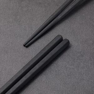 Venta al por mayor de palillos hexagonales de plástico a granel personalizados coloridos palitos de comida china para Sushi Palillos Chinos - Product Image 3