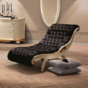 Sillón de Cuero Negro Curvo, Único y Elegante, para Sala de Estar de Apartamento o Hotel Contemporáneo - Product Image 1