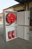 Armoire d'incendie à double porte en acier inoxydable avec enrouleur de tuyau d'incendie et accessoire d'équipement de lutte contre l'incendie d'extincteur