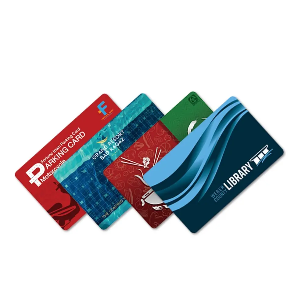 NO MOQ CR80 ISO Plastic Membership Credit Card Size PVC Loyalty Card For Club VIP Customers