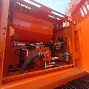รถขุด DOOSAN DH220 มือสอง 22 ตัน เครื่องยนต์คัมมินส์ ปั๊มไฮดรอลิกคาวาซากิ มอเตอร์ วาล์ว KYB ชั่วโมงการใช้งานต่ำ สภาพ 90% ใหม่ ราคาแข่งขัน ปี 2023 - Product Image 5
