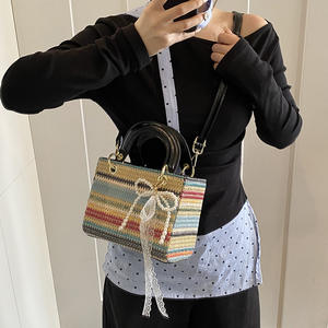 Bolsos Tote Pequeños de Diseño para Mujer, con Asa Única, Cierre de Cremallera y Correa de Hombro Cuadrada de Paja - Product Image 4