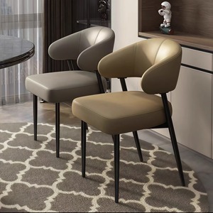 <span class=keywords><strong>Chaise</strong></span> de Salle à Manger Moderne en Cuir Véritable avec Pieds en Métal <span class=keywords><strong>Noir</strong></span> ou <span class=keywords><strong>Beige</strong></span> pour Hôtels, Restaurants, Maisons <span class=keywords><strong>et</strong></span> Spas Élégants - Product Image 4