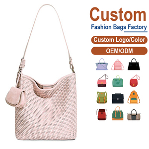 Sac seau grande capacité tissé à la main sur mesure pour femme en cuir rose, sac à bandoulière - Product Image 1