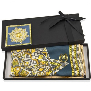 Emballage en feutre écologique de luxe personnalisé, doublure en éponge, foulards en soie, colliers - Matériaux recyclés, boîte cadeau rigide, gaufrage - Product Image 3